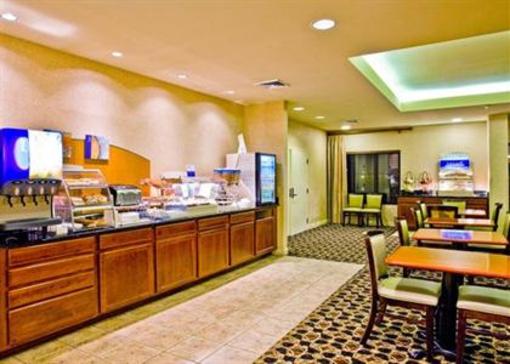 фото отеля Holiday Inn Express Tampa-Brandon