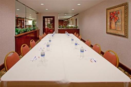 фото отеля Holiday Inn Express Hillsboro