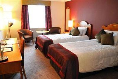 фото отеля Rose and Crown Hotel London