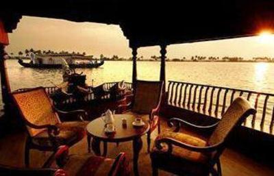 фото отеля House Boat Rainbow Cruises Alleppey