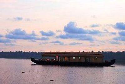 фото отеля House Boat Rainbow Cruises Alleppey