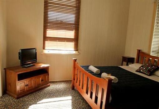 фото отеля Bowen Terrace International Accommodation
