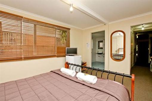 фото отеля Bowen Terrace International Accommodation