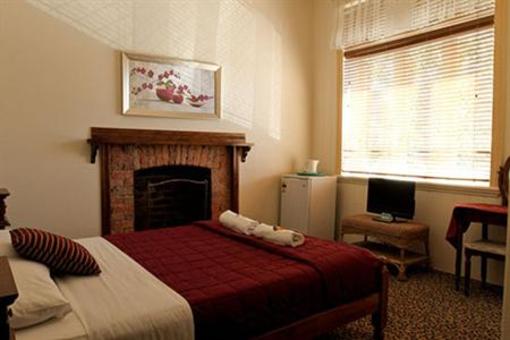 фото отеля Bowen Terrace International Accommodation