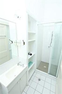 фото отеля Bowen Terrace International Accommodation