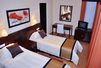 фото отеля Hotel Rural Dehesilla Benaojan