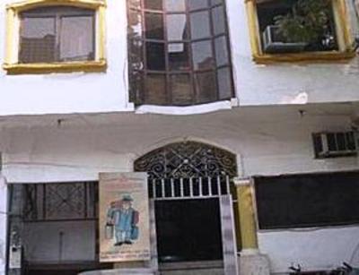 фото отеля Westend Holiday Home New Delhi