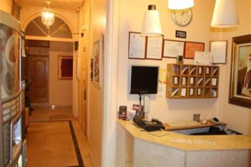 фото отеля Hostal Santa Cruz