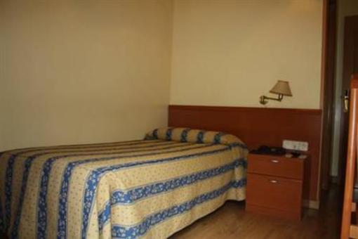фото отеля Hostal Santa Cruz