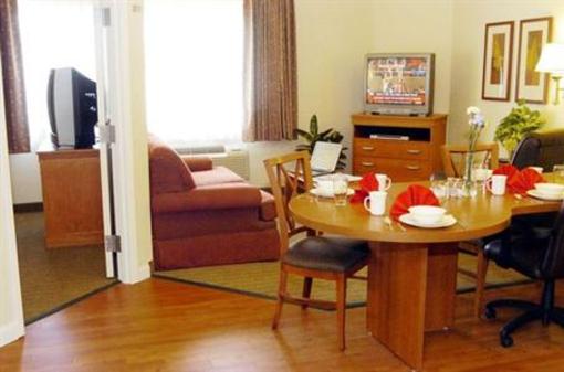 фото отеля Candlewood Suites Bloomington Normal