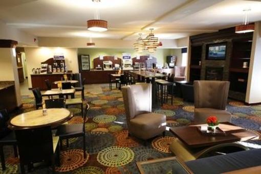 фото отеля Holiday Inn Express & Suites Danbury