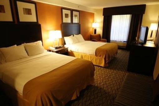 фото отеля Holiday Inn Express & Suites Danbury