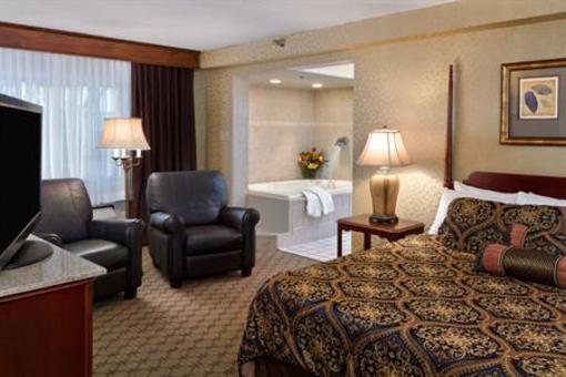 фото отеля BEST WESTERN PLUS Ramkota Hotel