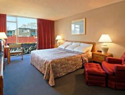 фото отеля Plano Days Inn & Suites