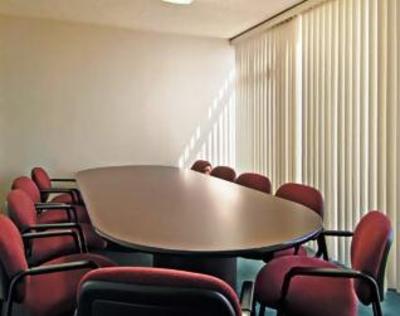 фото отеля Plano Days Inn & Suites