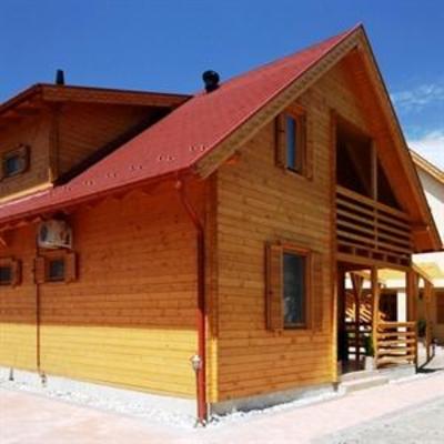 фото отеля Family Panzio Es Apartman Hazak
