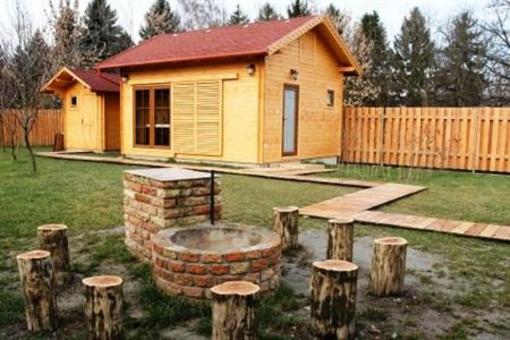 фото отеля Family Panzio Es Apartman Hazak