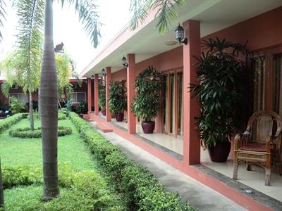 фото отеля Beach Road Hotel