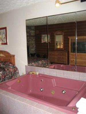 фото отеля Highland Hills Motel and Cabins Boone