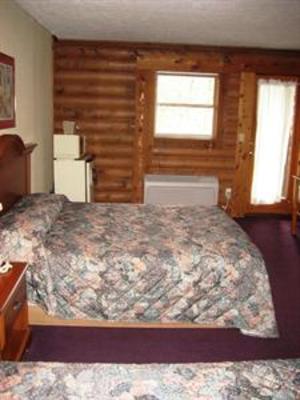 фото отеля Highland Hills Motel and Cabins Boone