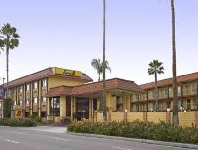 фото отеля Super 8 Anaheim Disneyland Drive