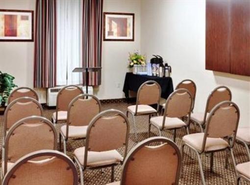 фото отеля Holiday Inn Express Hotel & Suites Chambersburg