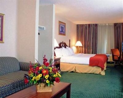 фото отеля Holiday Inn Express Hotel & Suites Chambersburg