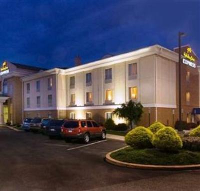фото отеля Holiday Inn Express Hotel & Suites Chambersburg