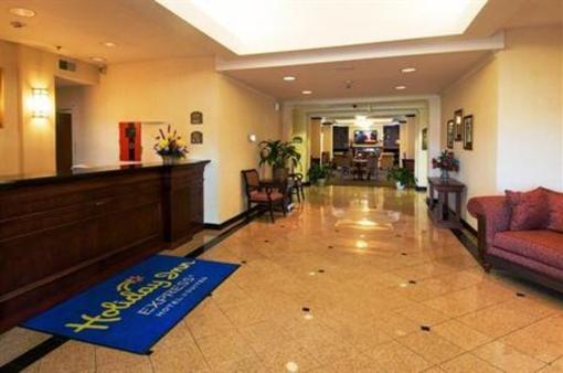 фото отеля Holiday Inn Express Hotel & Suites Chambersburg