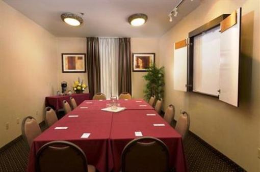 фото отеля Holiday Inn Express Hotel & Suites Chambersburg