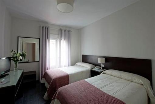 фото отеля Hotel Madrid Seville (Spain)