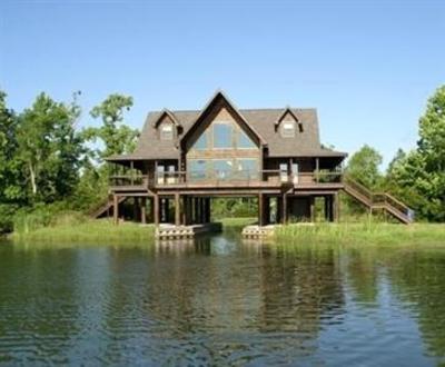фото отеля The Retreat at Artesian Lakes