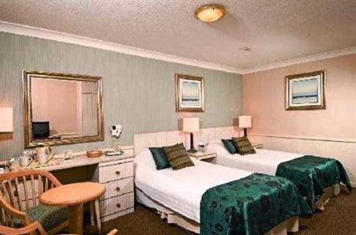 фото отеля Gunton Hall Resort