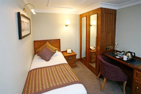фото отеля Best Western Pinewood on Wilmslow
