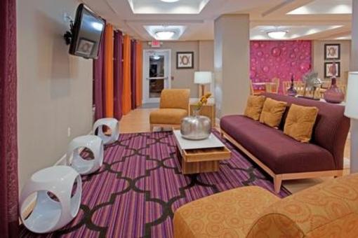 фото отеля Holiday Inn Express Hotel & Suites Clute Southwest