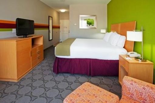 фото отеля Holiday Inn Express Hotel & Suites Clute Southwest