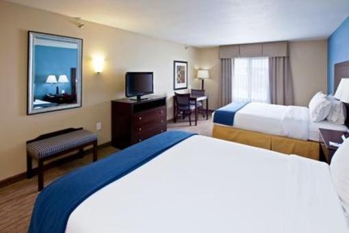 фото отеля Holiday Inn Express Hotel & Suites Shelbyville - Indianapolis