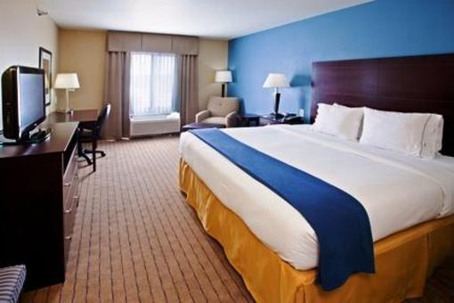 фото отеля Holiday Inn Express Hotel & Suites Shelbyville - Indianapolis