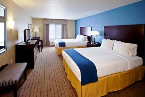 фото отеля Holiday Inn Express Hotel & Suites Shelbyville - Indianapolis