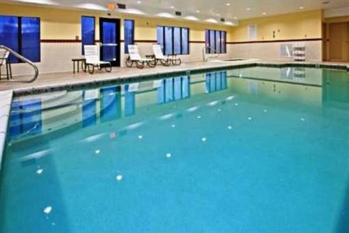 фото отеля Holiday Inn Express Hotel & Suites Shelbyville - Indianapolis