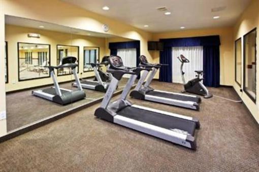 фото отеля Holiday Inn Express Hotel & Suites Shelbyville - Indianapolis
