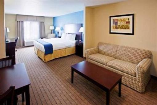 фото отеля Holiday Inn Express Hotel & Suites Shelbyville - Indianapolis