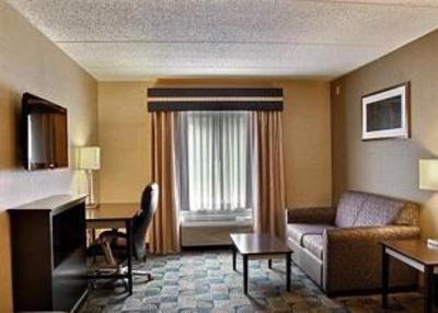 фото отеля Comfort Inn & Suites Wolf Road