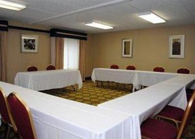 фото отеля Comfort Inn & Suites Wolf Road