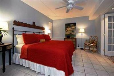 фото отеля Beach Place and Sand Dollar Guesthouse