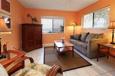 фото отеля Beach Place and Sand Dollar Guesthouse