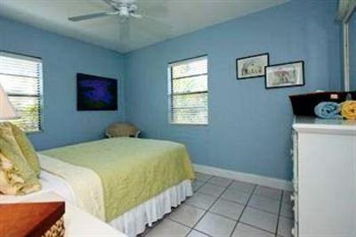 фото отеля Beach Place and Sand Dollar Guesthouse