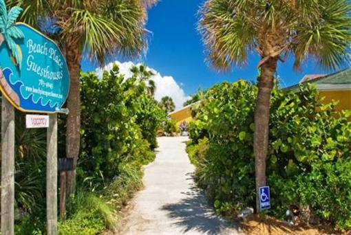 фото отеля Beach Place and Sand Dollar Guesthouse