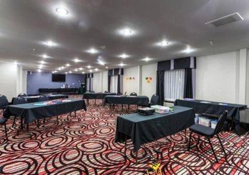 фото отеля Comfort Suites Airport Nashville