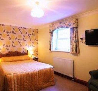 фото отеля The Lawn Guest House Horley